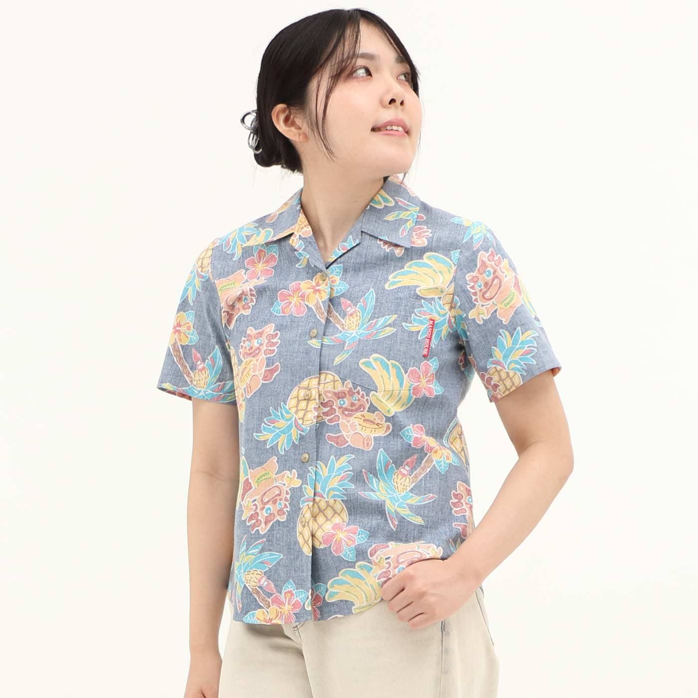 かりゆしウェア　モデル着用画像