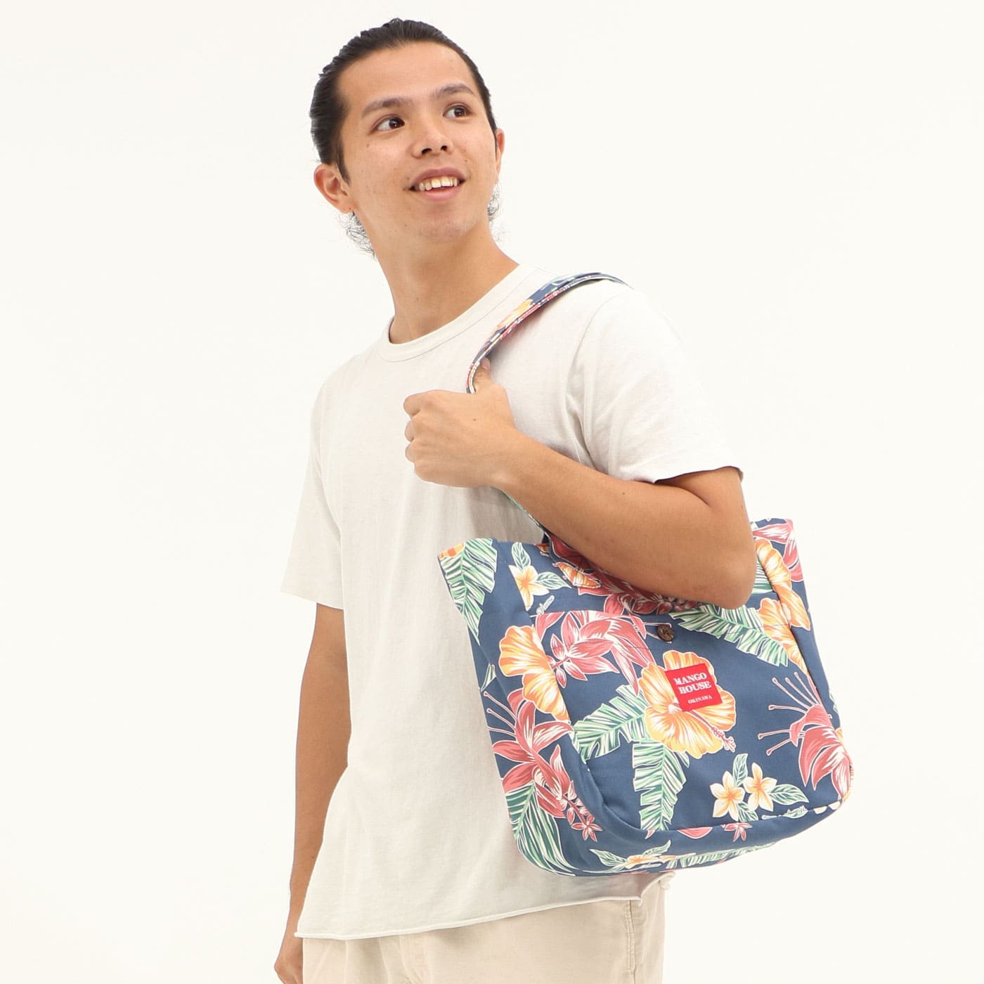かりゆしウェアモデル使用画像